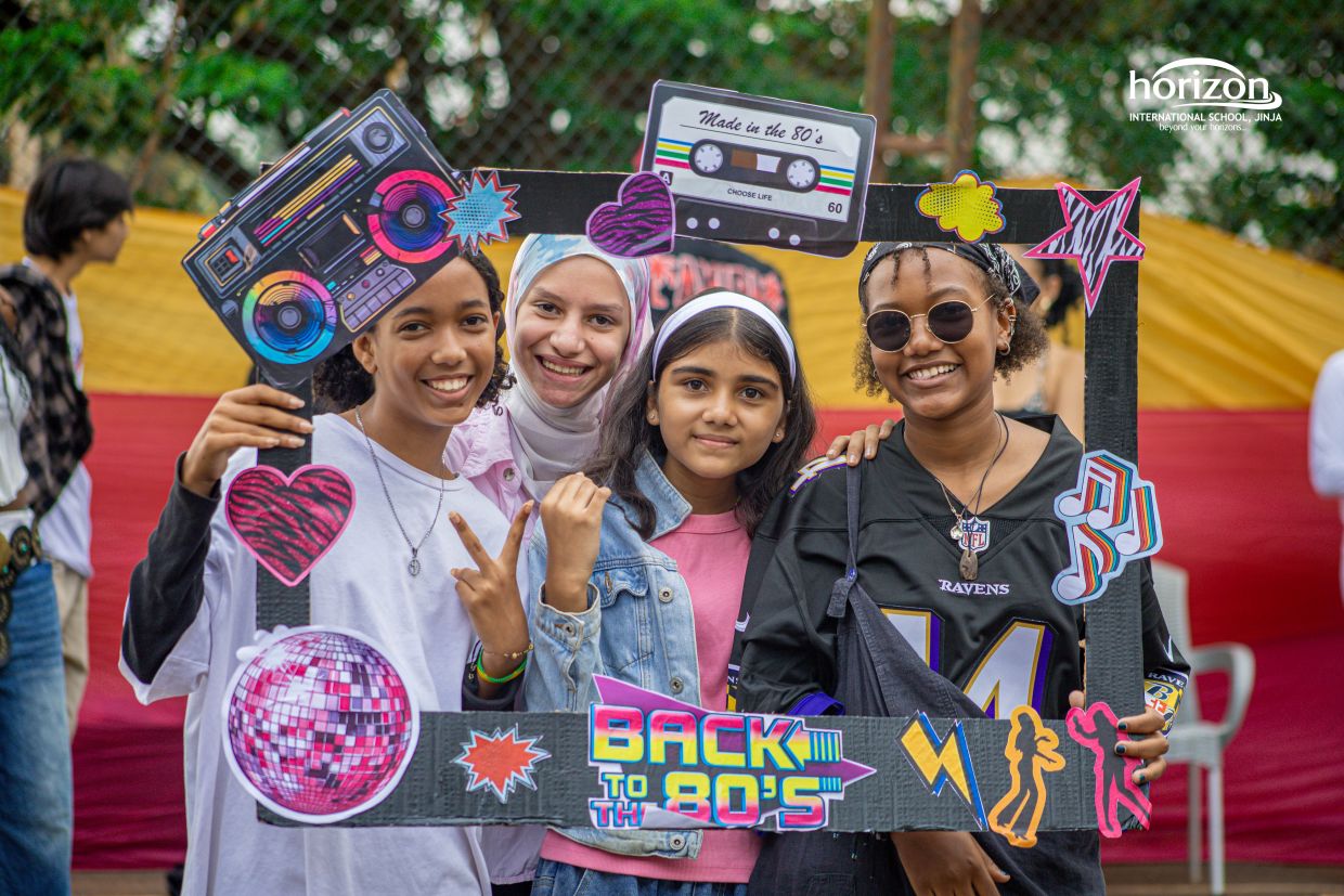 Horizon Students in Retro Fashion